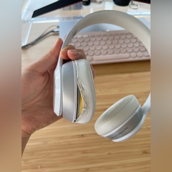 Beats Solo Wireless headphone (early model) - Picture 5 of 6